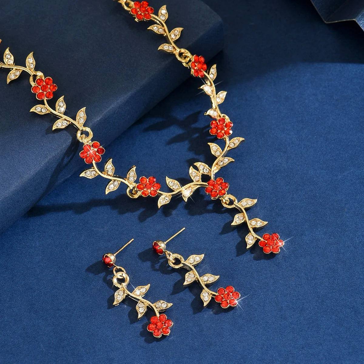 Parure collier et boucles d'oreilles dorée et rouge – Style romantique soirée