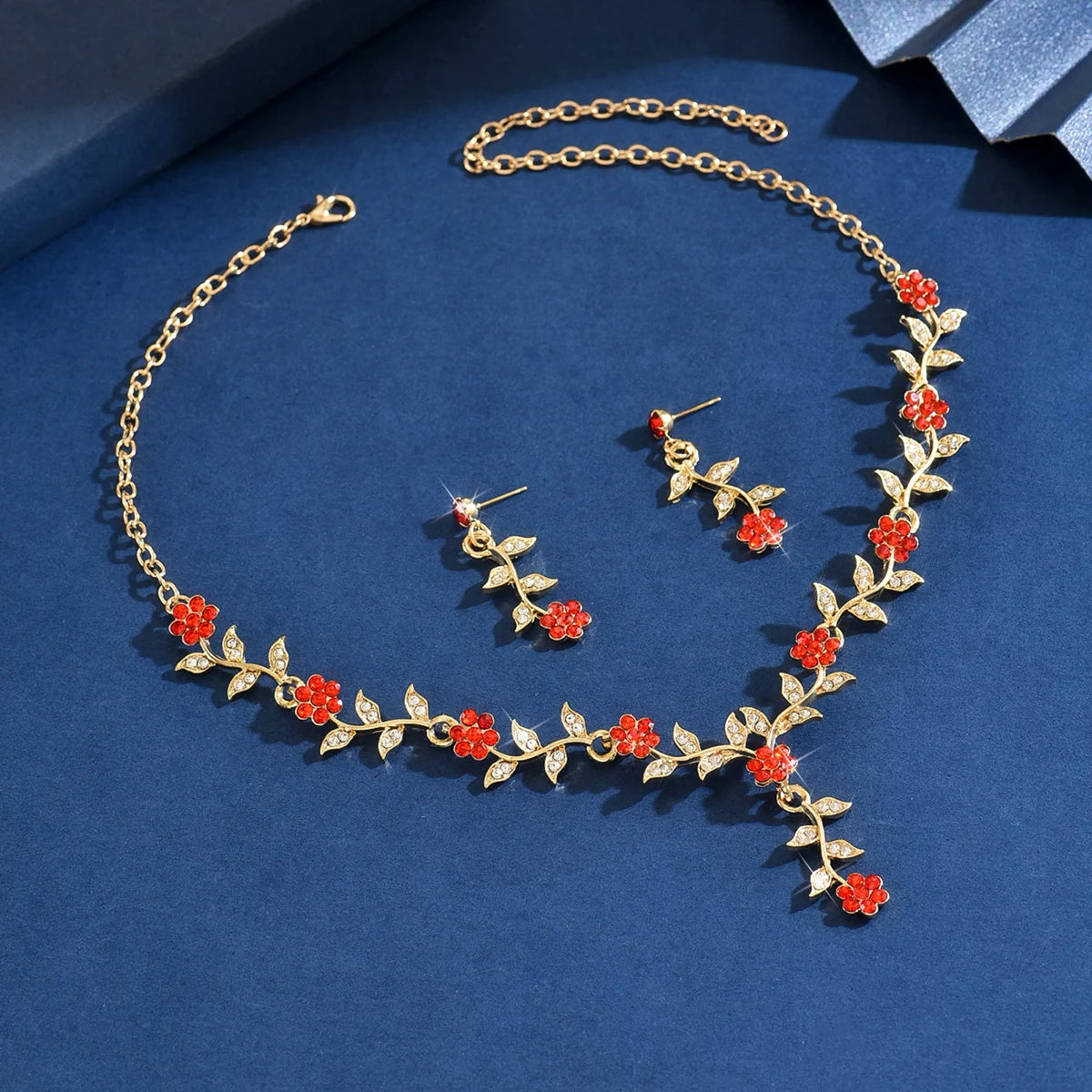 Parure collier et boucles d'oreilles dorée et rouge – Style romantique soirée